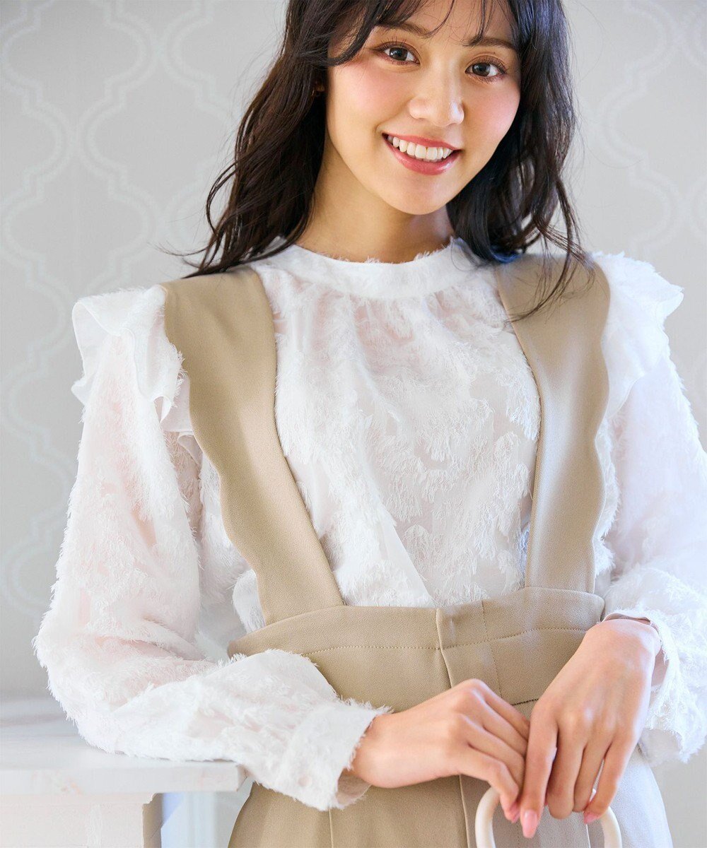 【フェルゥ/Feroux】の【洗える】ジャガードブラウス インテリア・キッズ・メンズ・レディースファッション・服の通販 founy(ファニー) 　ファッション　Fashion　レディースファッション　Fashion for Women　トップス・カットソー　Cut & Sew Tops　シャツ・ブラウス・オフィスカジュアル　Elegant Blouses & Button-Ups　おすすめ　Recommended / Our Picks　サロペット　Overalls, Salopette　デニム　Denim, Jeans Material　フリル　Frill, Ruffle　ボトム　Bottoms, Lower Wear　ビジネス 仕事 通勤　Business / Work / Commuting　夏　Summer　春　Spring　S/S・春夏　SS, Spring/Summer, Warm Season　洗える　Machine Washable　アイボリー系|ID: prp329100004549408 ipo3291000000032867781