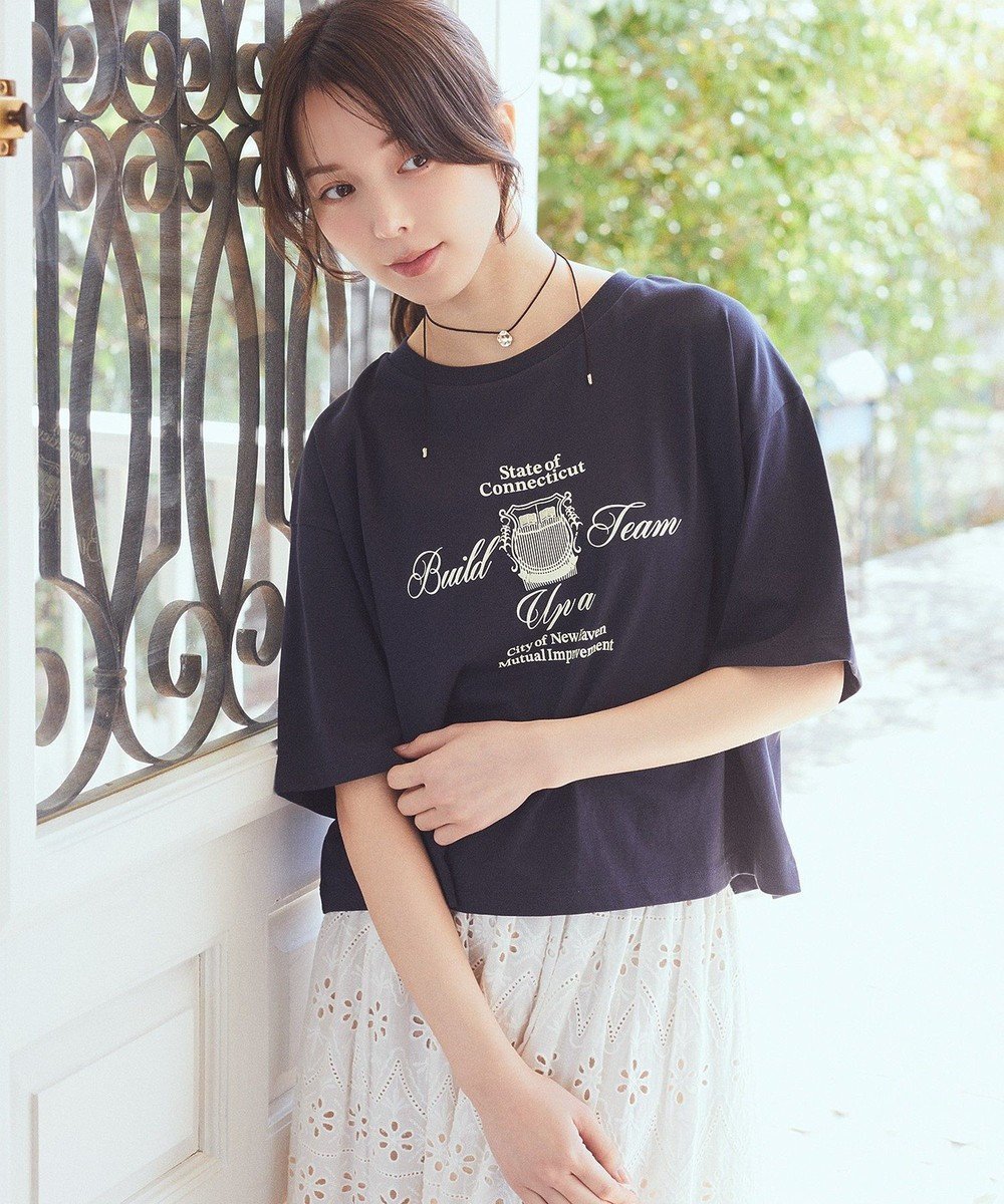 【アースミュージックアンドエコロジー/earth music&ecology】のCollegeショートT インテリア・キッズ・メンズ・レディースファッション・服の通販 founy(ファニー) 　ファッション　Fashion　レディースファッション　Fashion for Women　トップス・カットソー　Cut & Sew Tops　シャツ・ブラウス・オフィスカジュアル　Elegant Blouses & Button-Ups　ロングTシャツ・Tシャツ　Longline T-Shirts & Tees　カットソー・ベーシックTシャツ　Cut-and-Sewn Tops / Stretch Tees & Basics　春　Spring　洗える　Machine Washable　カットソー　Cut and Sewn Top　クール　Cool, Chic　ショート　Short, Short Length　フロント　Front, Front Design　プリント　Print, Printed Pattern　ポケット　Pocket, Pocket Detail　モチーフ　Motif, Design Theme　S/S・春夏　SS, Spring/Summer, Warm Season　おすすめ　Recommended / Our Picks　夏　Summer　エレガント 上品　Elegant　Dark Navy|ID: prp329100004549508 ipo3291000000032729204