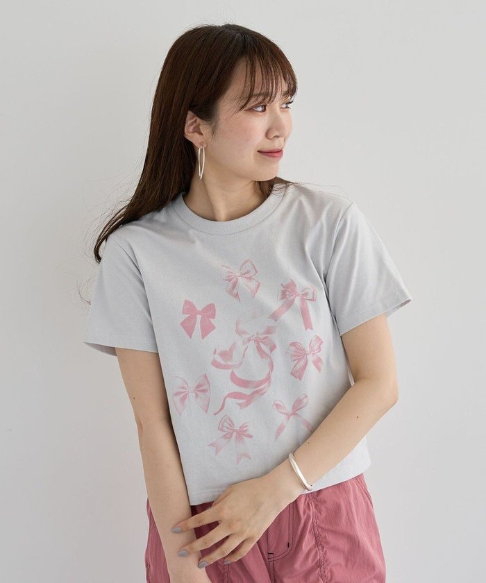 【グリーンパークス/Green Parks】の・DOUBLE FLAGS リボンpt TEE インテリア・キッズ・メンズ・レディースファッション・服の通販 founy(ファニー) https://founy.com/ ファッション Fashion レディースファッション Ladies' Fashion Online トップス・カットソー Tops/Tshirt シャツ/ブラウス Shirts/Blouses ロング / Tシャツ T-Shirts カットソー Cut and Sewn おすすめ Recommend カットソー Cut And Sew コンパクト Compact トレンド Trend バランス Balance フォルム Form プリント Print ベーシック Basic ボトム Bottom ポケット Pocket モチーフ Motif リボン Ribbon ワイド Wide 夏 Summer 春 Spring S/S・春夏 Ss・Spring/Summer |ID: prp329100004549579 ipo3291000000032153616
