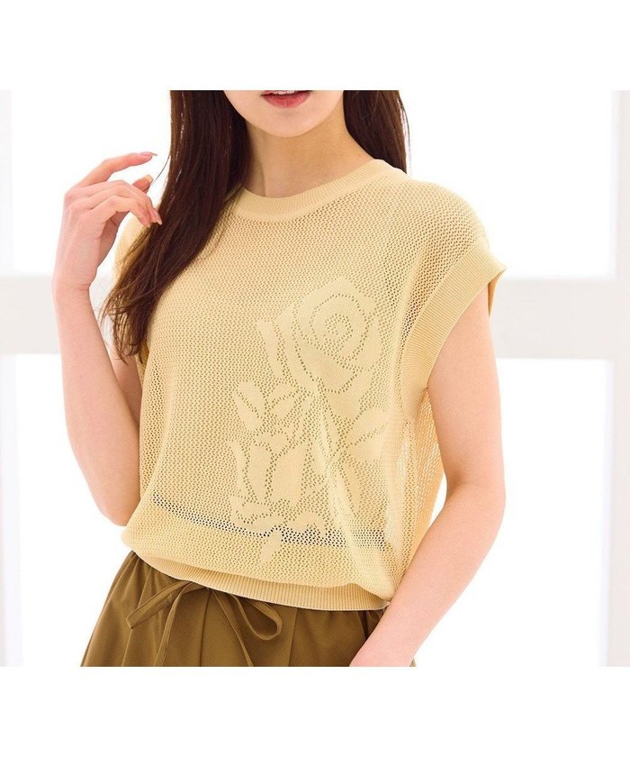 【フェルゥ/Feroux】の【洗える】透かし編みニットトップス インテリア・キッズ・メンズ・レディースファッション・服の通販 founy(ファニー) https://founy.com/ ファッション Fashion レディースファッション Fashion for Women トップス・カットソー Cut & Sew Tops ニット Knit Tops & Sweaters インナー Innerwear 春 Spring 洗える Machine Washable セーター Sweater, Knitwear 透かし Cut-Out, Lacework トレンド Trend, Trending Now フェミニン Feminine, Girly フロント Front, Front Design ベスト Vest, Waistcoat ベーシック Basic, Essential ボタニカル Botanical, Floral Pattern メッシュ Mesh, Net Fabric 無地 Plain, Solid Color レース Lace, Lace Fabric S/S・春夏 SS, Spring/Summer, Warm Season 夏 Summer |ID: prp329100004549780 ipo3291000000032730005