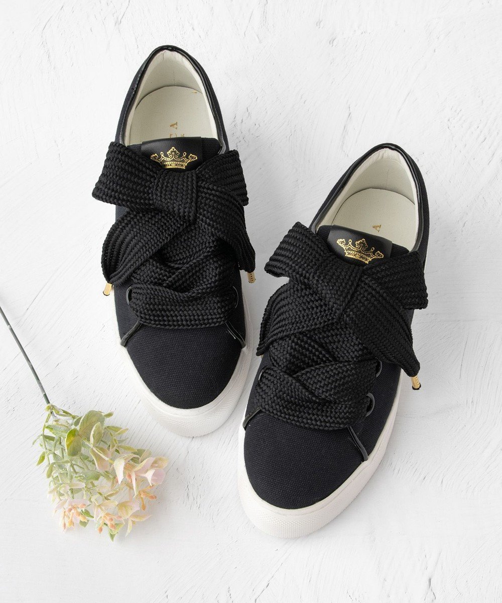 【トッカ/TOCCA】のBIGRIBBON CANVAS SNEAKERS スニーカー インテリア・キッズ・メンズ・レディースファッション・服の通販 founy(ファニー) 　ファッション　Fashion　レディースファッション　Ladies' Fashion Online　冬　Winter　おすすめ　Recommend　キャンバス　Canvas　クラウン　Crown　シンプル　Simple　スニーカー　Sneakers　デニム　Denim　フェミニン　Feminine　ベーシック　Basic　リボン　Ribbon　レース　Race　厚底　Platforms　A/W・秋冬　Aw・Autumn/Winter・Fw・Fall-Winter　軽量　Lightweight　ブラック系|ID: prp329100004549804 ipo3291000000032575143