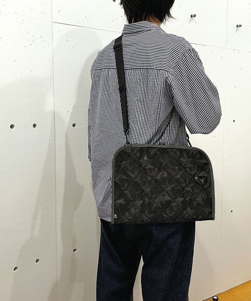 【ルートート/ROOTOTE】の6798【PCケース:星柄迷彩】/ LT.ピモッテ.キルトスター-B インテリア・キッズ・メンズ・レディースファッション・服の通販 founy(ファニー) 　ファッション　Fashion　レディースファッション　Ladies' Fashion Online　スポーツウェア　Sportswear　インナー　Inner　キルト　Quilt　クッション　Cushion　クール　Cool　軽量　Lightweight　スポーツ　Sports　スマホ　Smartphone　財布　Wallet　ポケット　Pocket　メッシュ　Mesh　モバイル　Mobile　ラップ　Wrap　ループ　Loop　ワーク　Work　ビジネス 仕事 通勤　Business　01:スターブラック|ID: prp329100004550304 ipo3291000000032581405