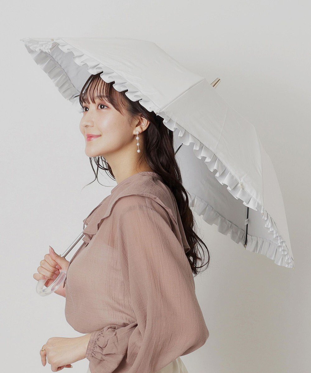 【ムーンバット/MOONBAT】の【一級遮光/晴雨兼用】LANVIN en Bleu (ランバン オン ブルー) 折りたたみ日傘 シャイニーフリル 遮光 遮熱 UV インテリア・キッズ・メンズ・レディースファッション・服の通販 founy(ファニー) 　ファッション　Fashion　レディースファッション　Ladies' Fashion Online　傘 / レイングッズ　Umbrellas/Rainwear　エレガント 上品　Elegant　傘　Umbrella　シャイニー　Shiny　チャーム　Charm　フリル　Frills　日傘　Parasol　無地　Plain Color　オフホワイト|ID: prp329100004550365 ipo3291000000032551187