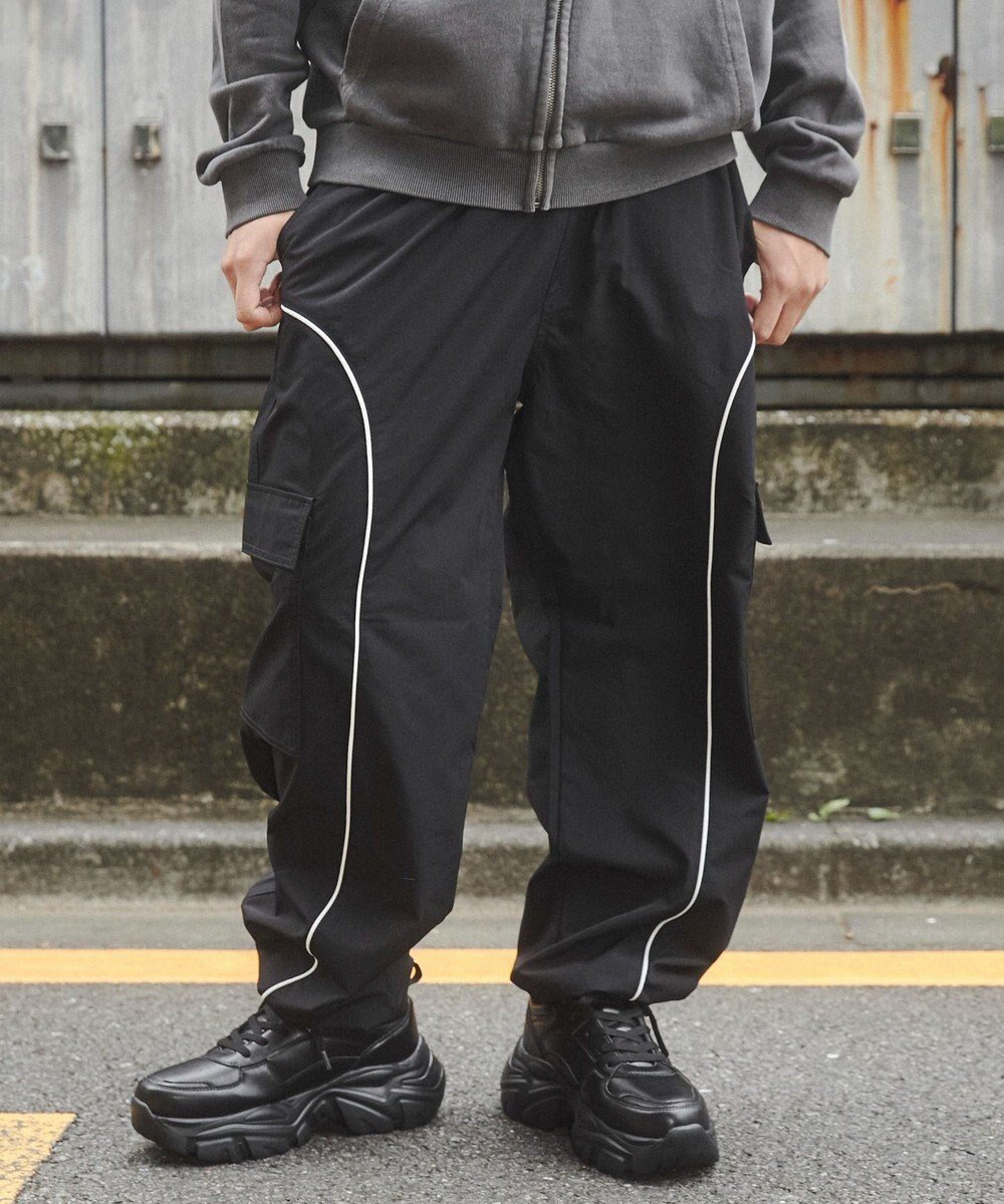 【ウィゴー/WEGO】の【ユニセックス着用ITEM/ウエストゴム】イージーパイピングカーゴパンツ インテリア・キッズ・メンズ・レディースファッション・服の通販 founy(ファニー) 　ファッション　Fashion　レディースファッション　Fashion for Women　パンツ　Pants & Trousers　カーゴパンツ　Cargo Pants, Utility Pants　スウェット / スエット　Sweatshirt, Sweatwear　スマホ　Smartphone, Mobile Device　トレンド　Trend, Trending Now　ドローコード　Drawcord, Drawstring Cord　ハーフ　Half, Half-Length　パイピング　Piping, Trim Design　ボトム　Bottoms, Lower Wear　ロング　Long, Long-Length　A/W・秋冬　Autumn/Winter　ブラック|ID: prp329100004550462 ipo3291000000033666853