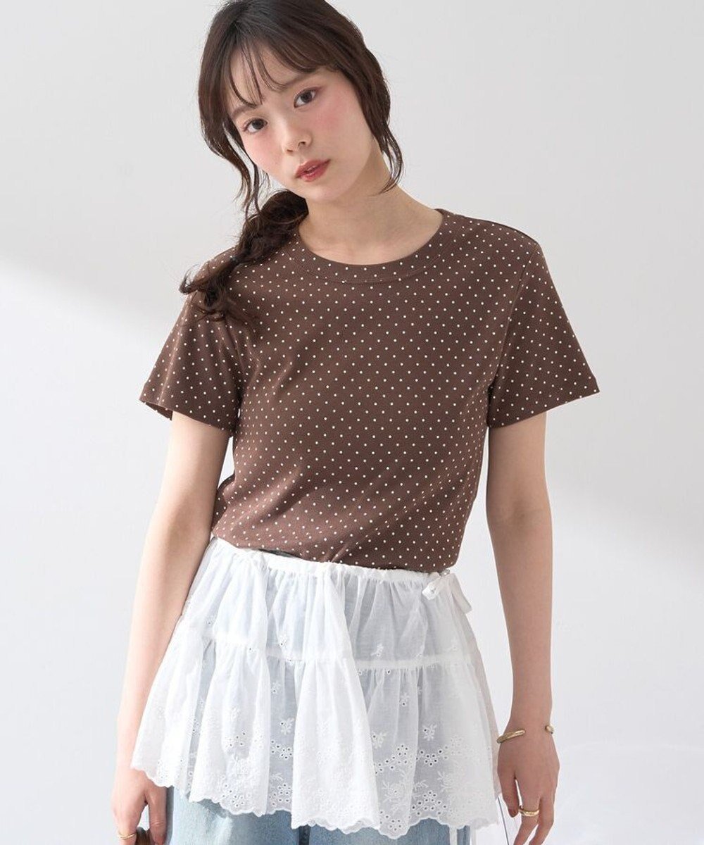 【アースミュージックアンドエコロジー/earth music&ecology】のドットプリントTシャツ インテリア・キッズ・メンズ・レディースファッション・服の通販 founy(ファニー) 　ファッション　Fashion　レディースファッション　Fashion for Women　トップス・カットソー　Cut & Sew Tops　シャツ・ブラウス・オフィスカジュアル　Elegant Blouses & Button-Ups　ロングTシャツ・Tシャツ　Longline T-Shirts & Tees　カットソー・ベーシックTシャツ　Cut-and-Sewn Tops / Stretch Tees & Basics　アクセサリー　Fashion Accessories　カットソー　Cut and Sewn Top　コンパクト　Compact, Small Size　スカーフ　Scarf, Neckwear　ドット　Polka Dot, Dot Pattern　プリント　Print, Printed Pattern　ポケット　Pocket, Pocket Detail　レース　Lace, Lace Fabric　今季　This Season, Current Season　夏　Summer　春　Spring　S/S・春夏　SS, Spring/Summer, Warm Season　Brown|ID: prp329100004550504 ipo3291000000033491804