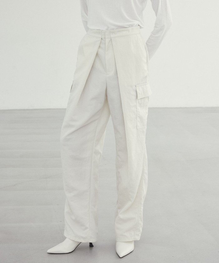 【ベイジ,/BEIGE,】の【洗える】ACANTHUS / カーヴィーシルエットカーゴパンツ インテリア・キッズ・メンズ・レディースファッション・服の通販 founy(ファニー) https://founy.com/ ファッション Fashion レディースファッション Fashion for Women パンツ Pants & Trousers エレガント 上品 Elegant カーゴパンツ Cargo Pants, Utility Pants ジャケット Jacket, Outerwear ポケット Pocket, Pocket Detail ヴィンテージ Vintage Style 夏 Summer 春 Spring S/S・春夏 SS, Spring/Summer, Warm Season 洗える Machine Washable A/W・秋冬 Autumn/Winter |ID: prp329100004551212 ipo3291000000033577368