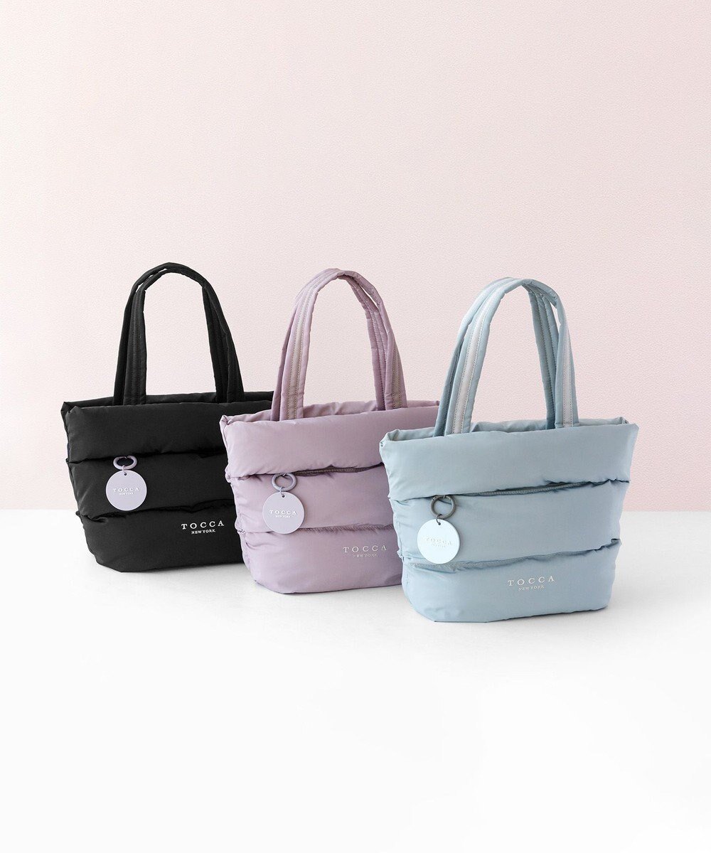 【トッカ/TOCCA】の【撥水】T-ARIA QUILTTOTE トートバッグ インテリア・キッズ・メンズ・レディースファッション・服の通販 founy(ファニー) 　ファッション　Fashion　レディースファッション　Fashion for Women　バッグ　Bags　冬　Winter / This Winter　キルト　Quilt, Quilted Fabric　シリコン　Silicone, Silicone Material　シンプル　Simple, Minimal　ジップ　Zip, Zipper　チャーム　Charm, Pendant　バランス　Balance, Style Balance　フェミニン　Feminine, Girly　フォルム　Silhouette, Form　フロント　Front, Front Design　ボーダー　Border, Stripe　ポケット　Pocket, Pocket Detail　A/W・秋冬　Autumn/Winter　財布　Wallet, Purse　ブルー系|ID: prp329100004551949 ipo3291000000032171311