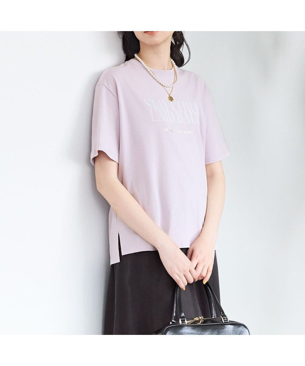 【23区/NIJYUSANKU】の【SLOW/一部店舗限定】MVSコットン ロゴTシャツ インテリア・キッズ・メンズ・レディースファッション・服の通販 founy(ファニー) 　ファッション　Fashion　レディースファッション　Fashion for Women　トップス・カットソー　Cut & Sew Tops　シャツ・ブラウス・オフィスカジュアル　Elegant Blouses & Button-Ups　ロングTシャツ・Tシャツ　Longline T-Shirts & Tees　カットソー・ベーシックTシャツ　Cut-and-Sewn Tops / Stretch Tees & Basics　春　Spring　カットソー　Cut and Sewn Top　スリット　Slit, Slit Detail　ダウン　Down, Puffer　プリント　Print, Printed Pattern　ベーシック　Basic, Essential　ボトム　Bottoms, Lower Wear　ラベンダー　Lavender　リラックス　Relax, Relaxed Fit　S/S・春夏　SS, Spring/Summer, Warm Season　夏　Summer　2025年　2025　2025春夏・S/S　Spring/Summer 2025 SS25　ラベンダーxオフホワイトロゴ|ID: prp329100004552045 ipo3291000000032171708
