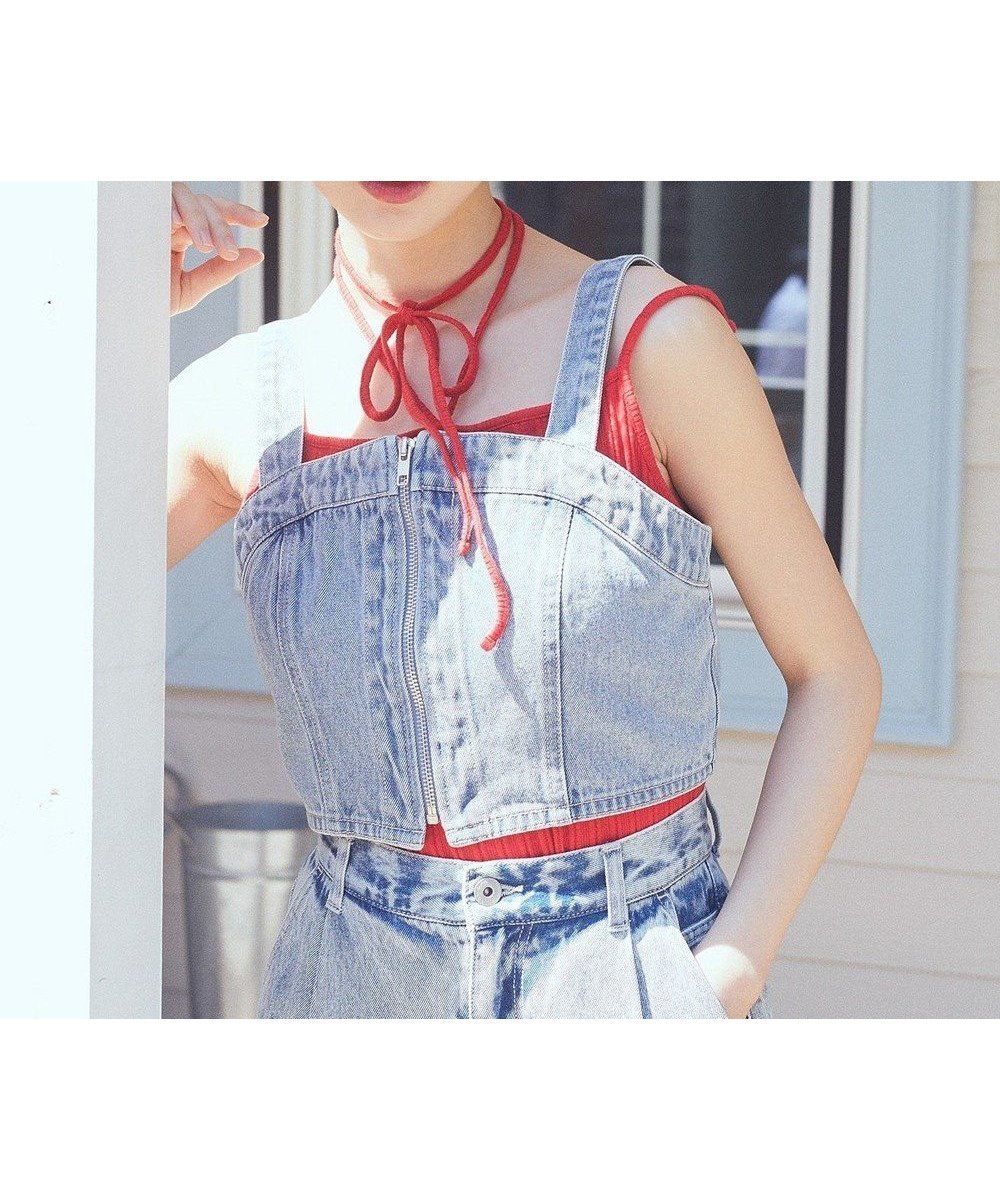 【アースミュージックアンドエコロジー/earth music&ecology】のフロントジップデニムビスチェ インテリア・キッズ・メンズ・レディースファッション・服の通販 founy(ファニー) 　ファッション　Fashion　レディースファッション　Fashion for Women　アウター　Coat / Outerwear Collection　トップス・カットソー　Cut & Sew Tops　ベスト&ジレ / 重ね着スタイル　Vests & Gilets　ビスチェ　Bustiers & Corset Tops / Layered Bustier Style　おすすめ　Recommended / Our Picks　シャーリング　Shirring, Ruched　シンプル　Simple, Minimal　ビスチェ　Bustier, Corset Top　ベスト　Vest, Waistcoat　ポケット　Pocket, Pocket Detail　夏　Summer　春　Spring　S/S・春夏　SS, Spring/Summer, Warm Season　Light Indigo|ID: prp329100004552181 ipo3291000000033648130