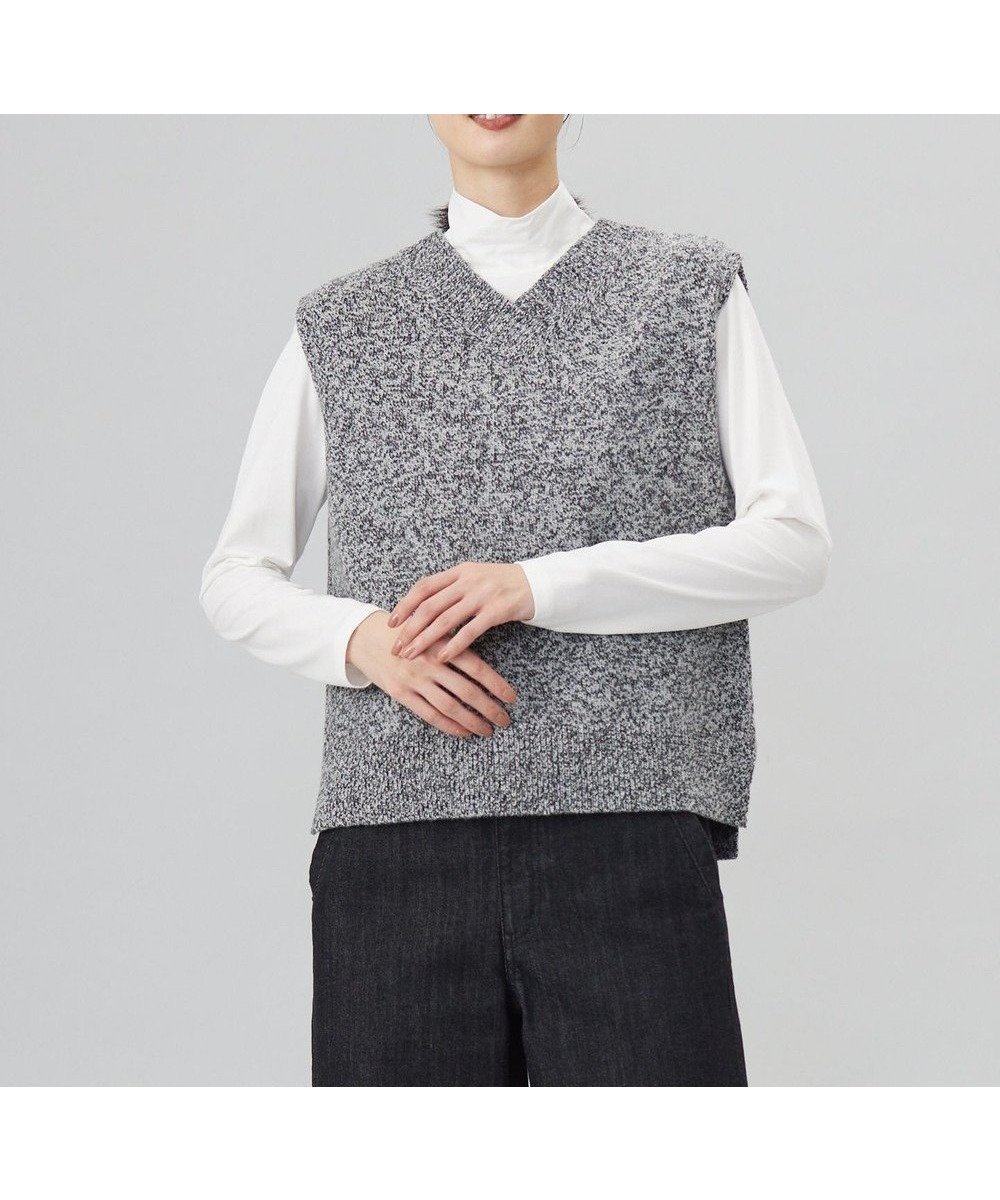 【ジェイ プレス/J.PRESS】の【洗える】MIX COLORED ニット ベスト インテリア・キッズ・メンズ・レディースファッション・服の通販 founy(ファニー) 　ファッション　Fashion　レディースファッション　Ladies' Fashion Online　アウター　Coat Outerwear　トップス・カットソー　Tops/Tshirt　ニット　Knit Tops　ベスト/ジレ　Gilets/Vests　イタリア　Italy　洗える　Washable　スリット　Slit　タートルネック　Turtleneck　ベスト　Vest　ミックス　Mix　A/W・秋冬　Aw・Autumn/Winter・Fw・Fall-Winter　ブラック×ホワイト系|ID: prp329100004553766 ipo3291000000032558669