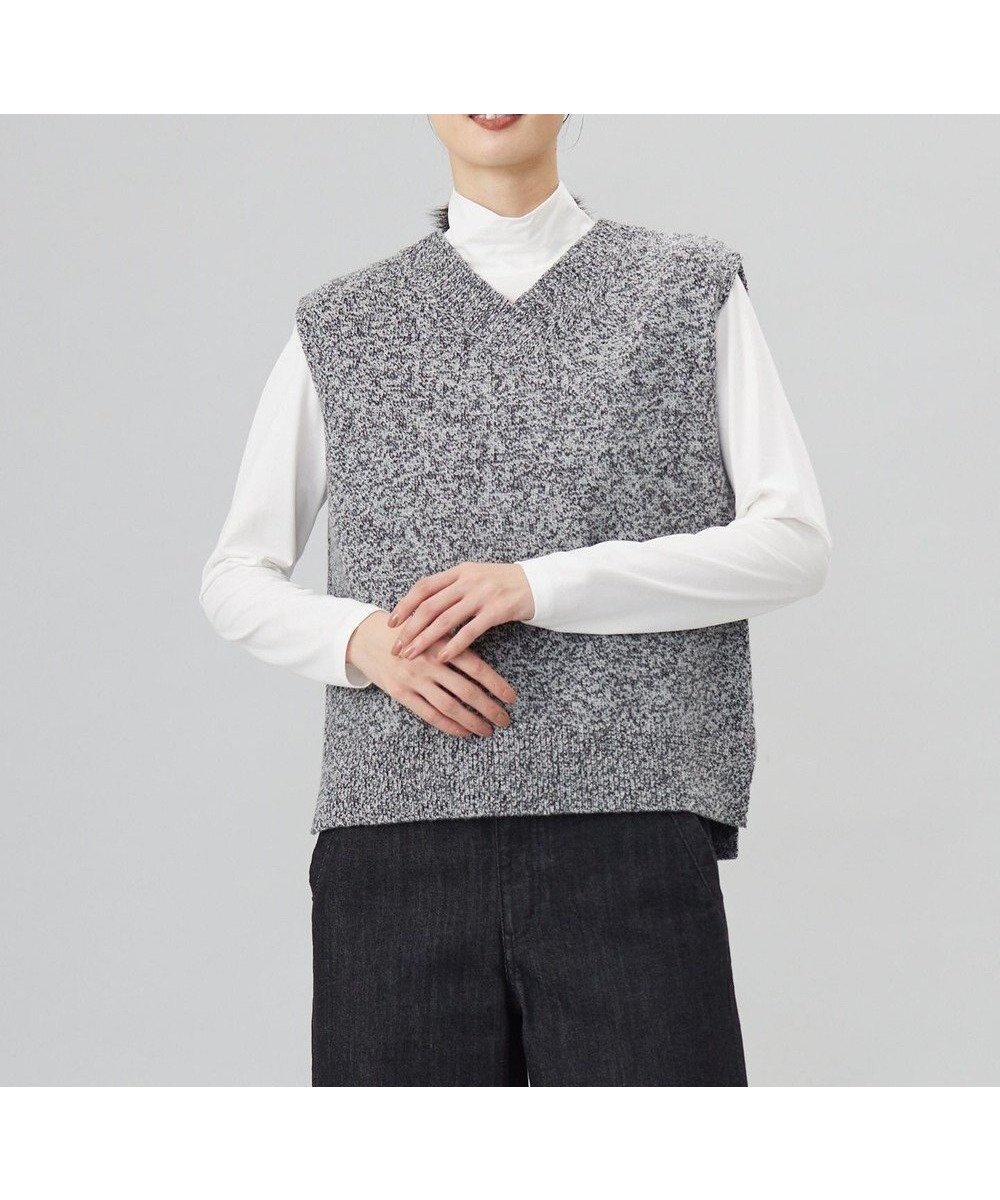 【ジェイ プレス/J.PRESS】の【洗える】MIX COLORED ニット ベスト インテリア・キッズ・メンズ・レディースファッション・服の通販 founy(ファニー) ファッション Fashion レディースファッション Fashion for Women アウター Coat / Outerwear Collection トップス・カットソー Cut & Sew Tops ニット Knit Tops & Sweaters ベスト&ジレ / 重ね着スタイル Vests & Gilets イタリア Italy 洗える Machine Washable スリット Slit, Slit Detail タートルネック Turtleneck, High Neck ベスト Vest, Waistcoat ミックス Mix, Mixed Style A/W・秋冬 Autumn/Winter ブラック×ホワイト系|ID: prp329100004553766 ipo3291000000034308641