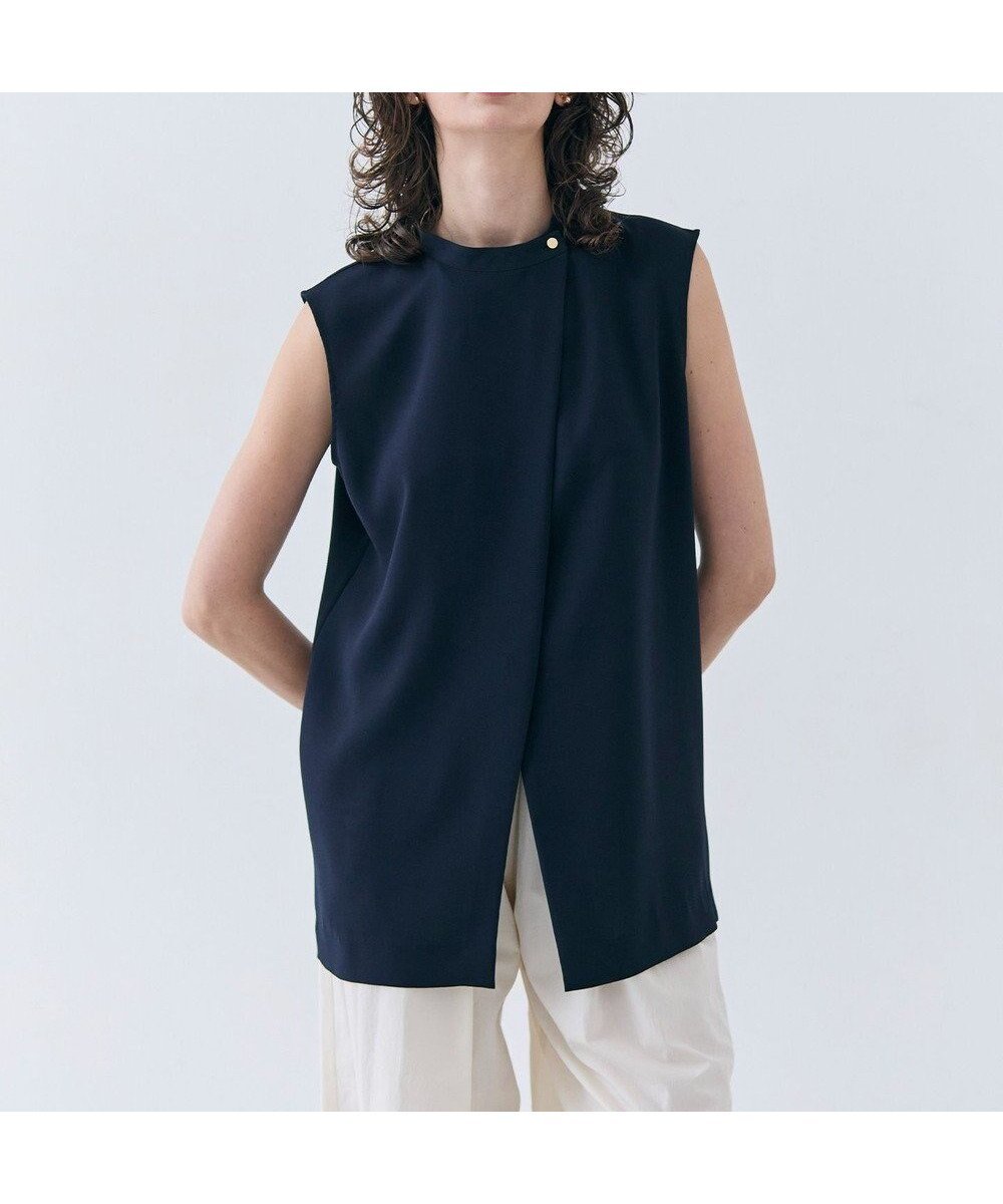 【ベイジ,/BEIGE,】の【洗える】FLEUR / フロントボタンノースリーブブラウス インテリア・キッズ・メンズ・レディースファッション・服の通販 founy(ファニー) 　ファッション　Fashion　レディースファッション　Ladies' Fashion Online　トップス・カットソー　Tops/Tshirt　キャミソール / ノースリーブ　No Sleeves　シャツ/ブラウス　Shirts/Blouses　春　Spring　洗える　Washable　サテン　Satin　セットアップ　Set Up　とろみ　Thickness　定番　Standard　ノースリーブ　No Sleeve　人気　Popularity　バランス　Balance　ロング　Long　S/S・春夏　Ss・Spring/Summer　夏　Summer　エレガント 上品　Elegant　Navy|ID: prp329100004554227 ipo3291000000032650317