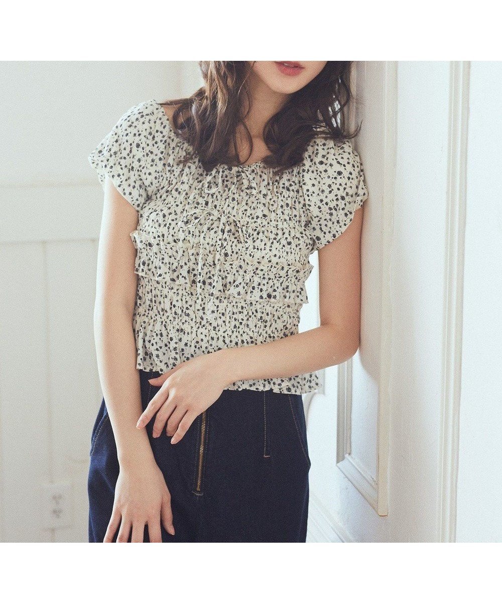 【アースミュージックアンドエコロジー/earth music&ecology】のフレンチバルーンフリルブラウス インテリア・キッズ・メンズ・レディースファッション・服の通販 founy(ファニー) ファッション Fashion レディースファッション Fashion for Women トップス・カットソー Cut & Sew Tops シャツ・ブラウス・オフィスカジュアル Elegant Blouses & Button-Ups おすすめ Recommended / Our Picks コンパクト Compact, Small Size シャーリング Shirring, Ruched バルーン Balloon, Balloon Silhouette フィット Fit, Slim Fit フェミニン Feminine, Girly フラワー Flower, Floral フリル Frill, Ruffle フレンチ French, French Style プリント Print, Printed Pattern ボトム Bottoms, Lower Wear ポケット Pocket, Pocket Detail リボン Ribbon, Bow 夏 Summer 春 Spring S/S・春夏 SS, Spring/Summer, Warm Season Ivory|ID: prp329100004554379 ipo3291000000033480419