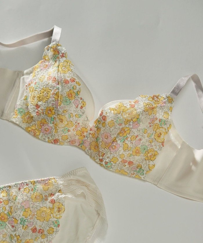 【ウンナナクール/une nana cool】のMADE WITH LIBERTY FABRIC さあわたし レース 脇高ブラジャー インテリア・キッズ・メンズ・レディースファッション・服の通販 founy(ファニー) https://founy.com/ ファッション Fashion レディースファッション Ladies' Fashion Online アンダー Under カッティング Cutting デコルテ Decolletage 人気 Popularity ブラジャー Bra プリント Print レース Race ワイヤー Wire |ID: prp329100004556850 ipo3291000000032569178