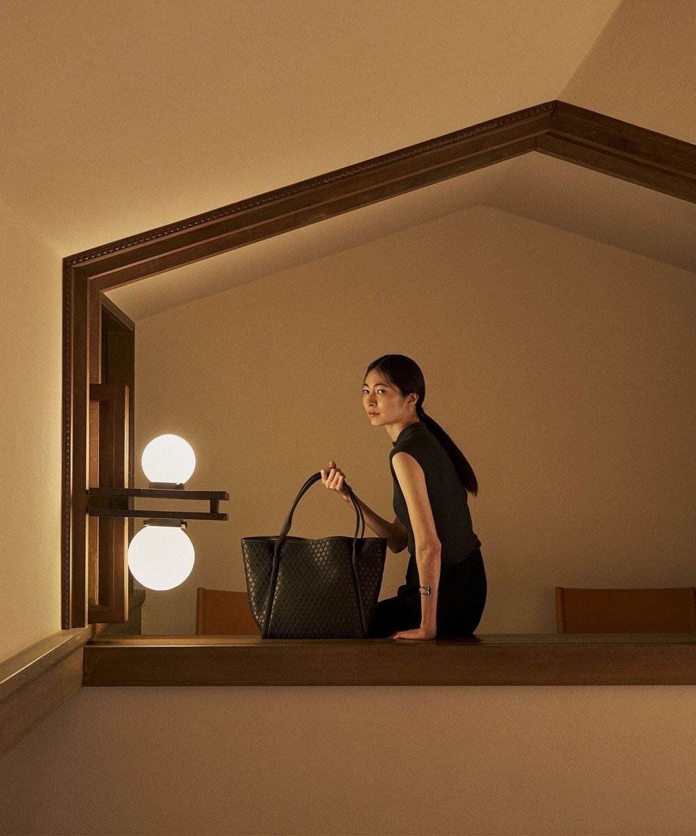 【ミヤビヤ/MIYABIYA】のLAQUOH【撥水加工】篭目柄エンボスボンディングトートL インテリア・キッズ・メンズ・レディースファッション・服の通販 founy(ファニー) ファッション Fashion レディースファッション Fashion for Women バッグ Bags シンプル Simple, Minimal パターン Pattern, Design Print ポケット Pocket, Pocket Detail ビジネス 仕事 通勤 Business / Work / Commuting ブラック|ID: prp329100004556859 ipo3291000000033681629