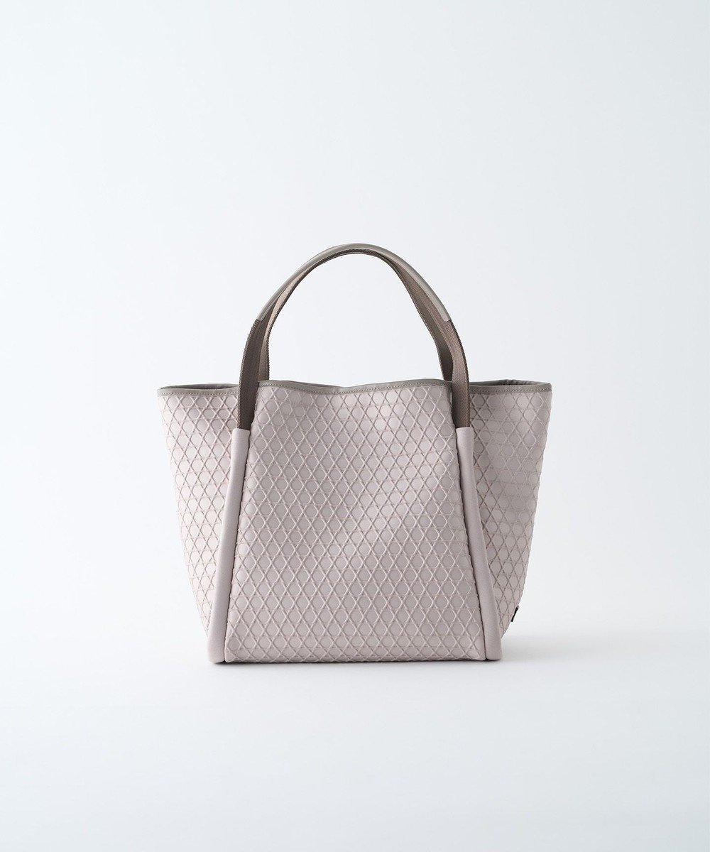 【ミヤビヤ/MIYABIYA】のLAQUOH【撥水加工】篭目柄エンボスボンディングトートL インテリア・キッズ・メンズ・レディースファッション・服の通販 founy(ファニー) ファッション Fashion レディースファッション Fashion for Women バッグ Bags シンプル Simple, Minimal パターン Pattern, Design Print ポケット Pocket, Pocket Detail ビジネス 仕事 通勤 Business / Work / Commuting ライトグレー|ID: prp329100004556859 ipo3291000000033681630