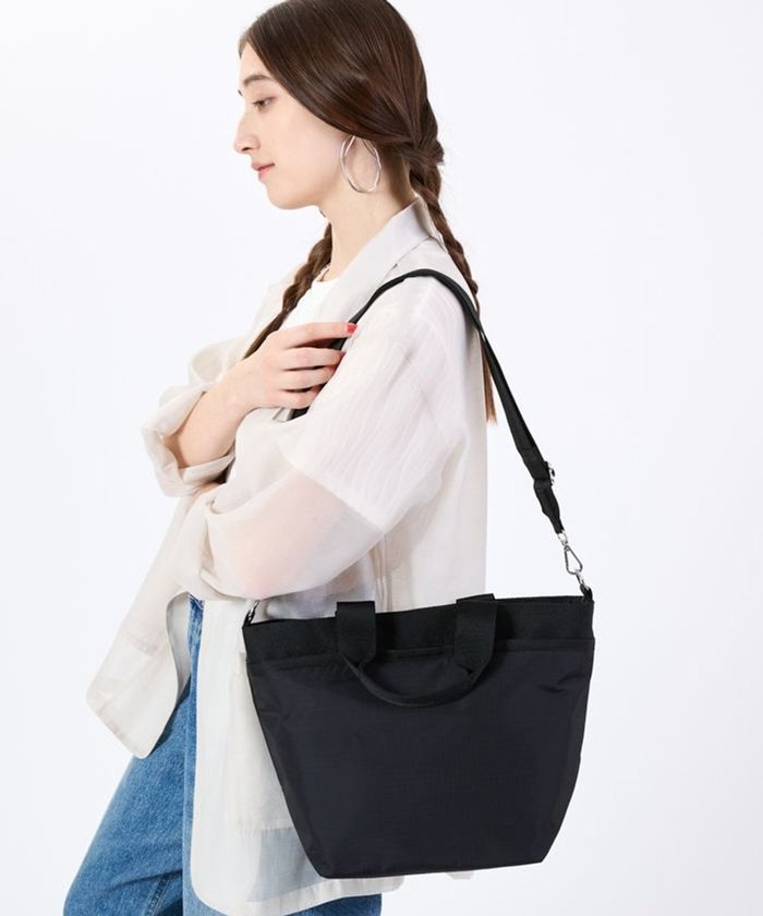 【レスポートサック/LeSportsac】のBUCKET TOTE/リサイクルドブラックJP インテリア・キッズ・メンズ・レディースファッション・服の通販 founy(ファニー) https://founy.com/ ファッション Fashion レディースファッション Fashion for Women バッグ Bags 軽量 Lightweight, Ultra Light シンプル Simple, Minimal 財布 Wallet, Purse トラベル Travel, Travel Gear 人気 Popular, Best Seller プリント Print, Printed Pattern ポケット Pocket, Pocket Detail 無地 Plain, Solid Color おすすめ Recommended / Our Picks 旅行 Travel ビジネス 仕事 通勤 Business / Work / Commuting |ID: prp329100004556868 ipo3291000000033681173