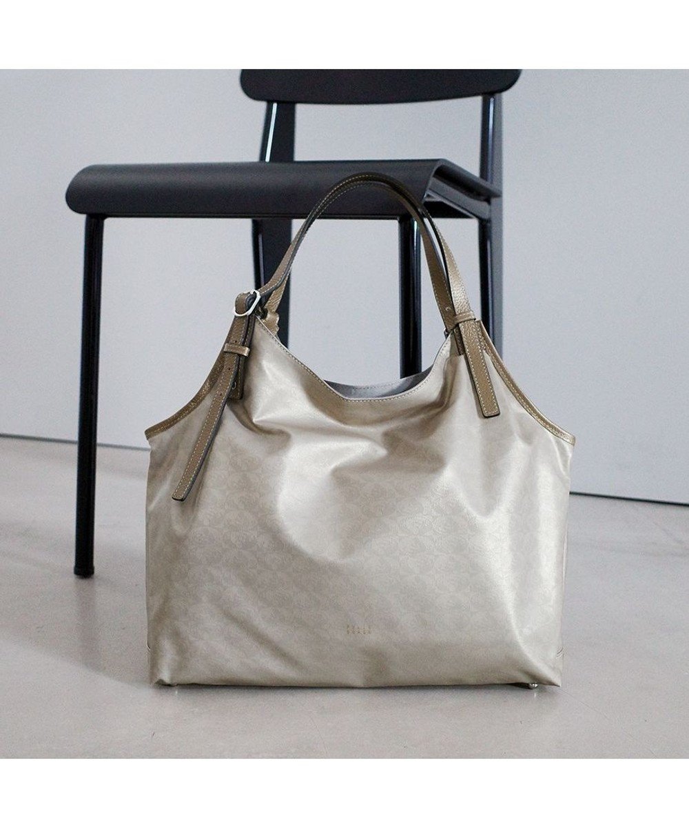 【ペレボルサ/PELLE BORSA】の変形A4トートバッグ Alive アライブ 4447 インテリア・キッズ・メンズ・レディースファッション・服の通販 founy(ファニー) 　ファッション　Fashion　レディースファッション　Fashion for Women　バッグ　Bags　コーティング　Coating, Coated Finish　抗菌　Antibacterial, Bacteria-Resistant　軽量　Lightweight, Ultra Light　ショルダー　Shoulder, Shoulder Strap　ジャカード／ジャガード　Jacquard, Woven Pattern　財布　Wallet, Purse　ダメージ　Distressed, Destroyed　パール　Pearl, Pearl Accent　ポケット　Pocket, Pocket Detail　モチーフ　Motif, Design Theme　ループ　Loop, Loop Knit　おすすめ　Recommended / Our Picks　ビジネス 仕事 通勤　Business / Work / Commuting　ゴールド|ID: prp329100004557997 ipo3291000000033170956