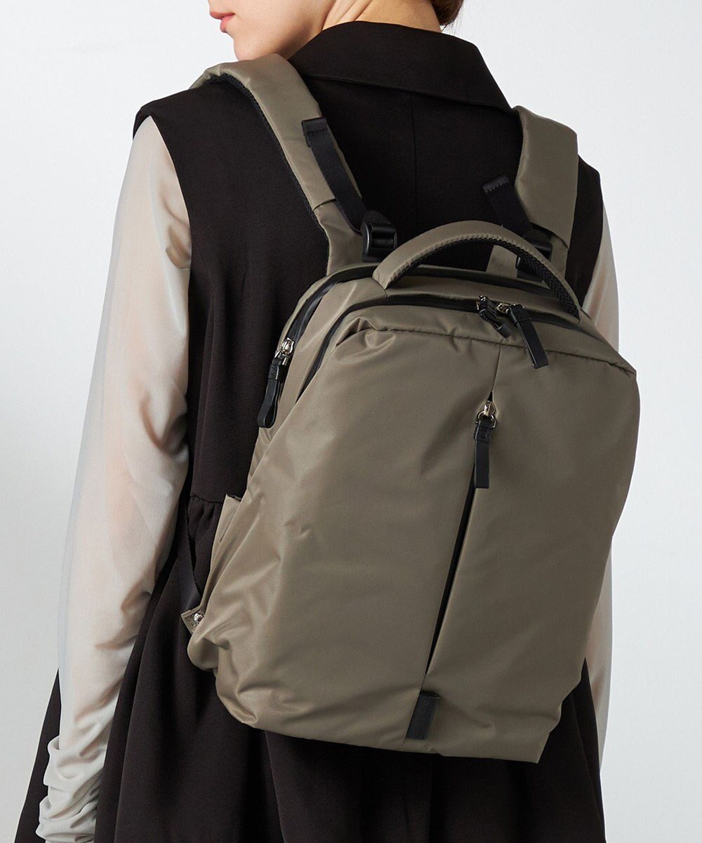 【イザック/Y'SACCS】のWELLBA リュックサック Sサイズ インテリア・キッズ・メンズ・レディースファッション・服の通販 founy(ファニー) 　ファッション　Fashion　レディースファッション　Fashion for Women　バッグ　Bags　シンプル　Simple, Minimal　リュック　Backpack, Rucksack　グレージュ|ID: prp329100004558225 ipo3291000000034425323