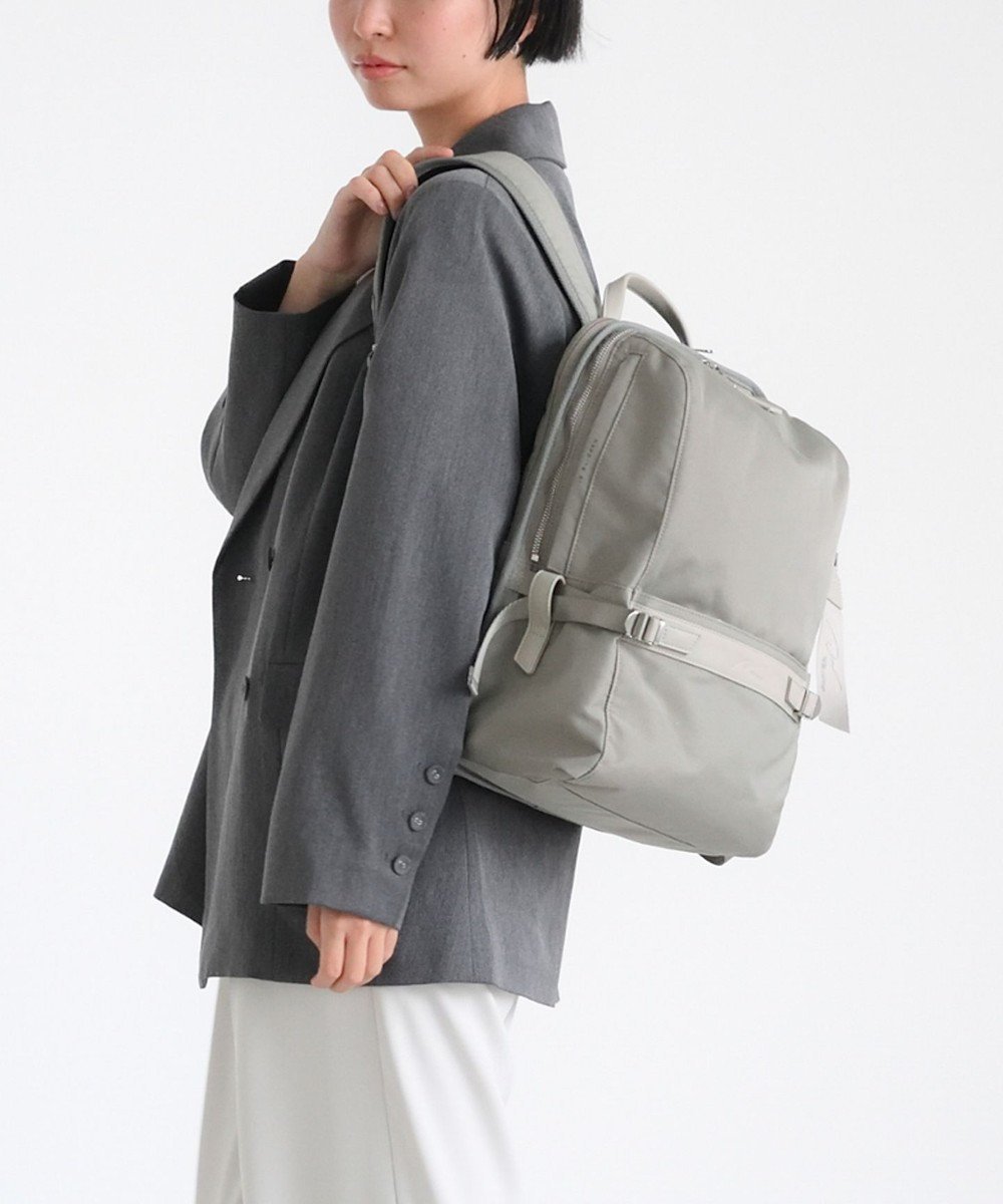 【エースバッグズアンドラゲッジ/ACE BAGS & LUGGAGE】のW .Day Night リッカ スクエアリュック A4サイズ 11712 ダブルアンドデイナイト ビジネスバッグ インテリア・キッズ・メンズ・レディースファッション・服の通販 founy(ファニー) 　ファッション　Fashion　レディースファッション　WOMEN　バッグ　Bag　コンパクト　Compact　傘　Umbrella　軽量　Lightweight　スエード　Suede　スクエア　Square　スリーブ　Sleeve　チャーム　Charm　バランス　Balance　フラップ　Flap　フロント　Front　ポケット　Pocket　リボン　Ribbon　リュック　Ruck Sack　ワーク　Work　おすすめ　Recommend　スーツケース キャリーケース　Suitcase　ビジネス 仕事 通勤　Business　グレー|ID: prp329100004558228 ipo3291000000032310659