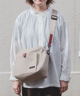 【ユーシ/YUSHI】のSquare - SHOULDER ショルダーバッグ【撥水/ナイロン/軽量】 人気、トレンドファッション・服の通販 founy(ファニー) ファッション Fashion レディースファッション WOMEN 軽量 Lightweight ショルダー Shoulder スクエア Square トレンド Trend フィット Fit ベーシック Basic ボックス Box ポケット Pocket モダン Modern |ID:prp329100004558330