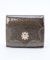 【アナスイ/ANNA SUI】のルーミー 二つ折り財布 人気、トレンドファッション・服の通販 founy(ファニー) ファッション Fashion レディースファッション Ladies' Fashion Online 財布 Wallets エナメル Enamel ストーン Stone ブローチ Brooch 定番 Standard 財布 Wallet |ID:prp329100004558429