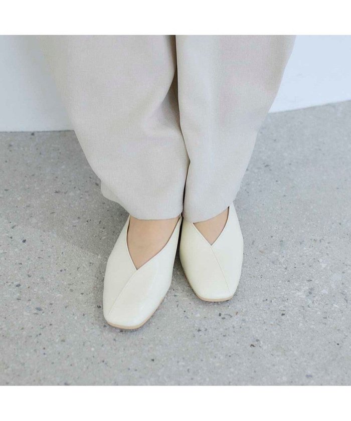 【モード エ ジャコモ/MODE ET JACOMO】のcarino スクエアトゥフラットパンプス インテリア・キッズ・メンズ・レディースファッション・服の通販 founy(ファニー) https://founy.com/ ファッション Fashion レディースファッション Ladies' Fashion Online オケージョン Occasion クール Cool シューズ Shoes シンプル Simple スクエア Square スタイリッシュ Stylish フェミニン Feminine フォーマル Formal フラット Flat エレガント 上品 Elegant ビジネス 仕事 通勤 Business |ID: prp329100004558562 ipo3291000000032617651