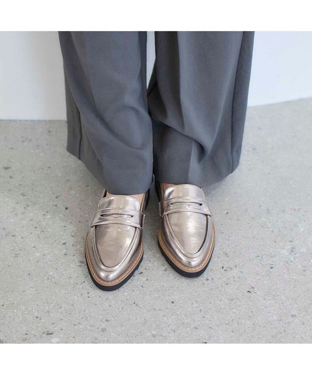 【モード エ ジャコモ/MODE ET JACOMO】のcarino 【レイン】ポインテッドコインローファー インテリア・キッズ・メンズ・レディースファッション・服の通販 founy(ファニー) 　ファッション　Fashion　レディースファッション　WOMEN　厚底　Platforms　クラシカル　Classical　軽量　Lightweight　シンプル　Simple　スタイリッシュ　Stylish　スタンダード　Standard　トレンド　Trend　ベーシック　Basic　マニッシュ　Mannish　モダン　Modern　レイン　Rain　再入荷　Restock/Back In Stock/Re Arrival　おすすめ　Recommend　ダークシルバー|ID: prp329100004558625 ipo3291000000032228341