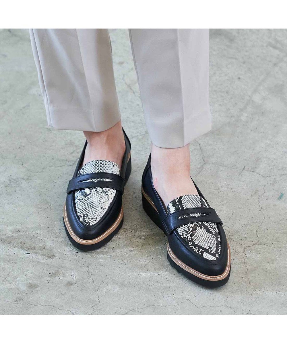 【モード エ ジャコモ/MODE ET JACOMO】のcarino 【レイン】ポインテッドコインローファー インテリア・キッズ・メンズ・レディースファッション・服の通販 founy(ファニー) 　ファッション　Fashion　レディースファッション　WOMEN　厚底　Platforms　クラシカル　Classical　軽量　Lightweight　シンプル　Simple　スタイリッシュ　Stylish　スタンダード　Standard　トレンド　Trend　ベーシック　Basic　マニッシュ　Mannish　モダン　Modern　レイン　Rain　再入荷　Restock/Back In Stock/Re Arrival　おすすめ　Recommend　ブラックコンビ|ID: prp329100004558625 ipo3291000000032228342