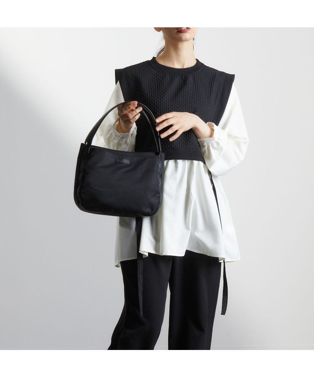 【イザック/Y'SACCS】のNEWすっきりシリーズ トートSサイズ 人気、トレンドファッション・服の通販 founy(ファニー) 　雑誌掲載アイテム　Magazine Picks & Fashion Features　ファッション雑誌　Fashion Magazines　オトナノオシャレテチョウ　大人のおしゃれ手帖　ファッション　Fashion　レディースファッション　Fashion for Women　バッグ　Bags　4月号　April Issue　センター　Center, Center Line　雑誌　Magazine, Fashion Magazine　台形　A-Line, Trapezoid Shape　定番　Standard, Basic Item　人気　Popular, Best Seller　ポケット　Pocket, Pocket Detail　マグネット　Magnet, Magnetic Closure　エレガント 上品　Elegant　 other-1|ID: prp329100004559157 ipo3291000000033030927