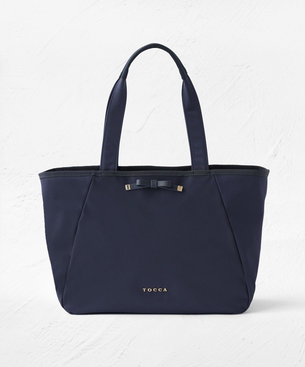 【トッカ/TOCCA】の【A4サイズ対応・撥水】JOLIE KNOT NYLONTOTE トートバック インテリア・キッズ・メンズ・レディースファッション・服の通販 founy(ファニー) 　ファッション　Fashion　レディースファッション　Fashion for Women　バッグ　Bags　シンプル　Simple, Minimal　ジップ　Zip, Zipper　財布　Wallet, Purse　トートバッグ　Tote Bag, Large Shoulder Bag　フェミニン　Feminine, Girly　フロント　Front, Front Design　ポケット　Pocket, Pocket Detail　マグネット　Magnet, Magnetic Closure　モチーフ　Motif, Design Theme　リボン　Ribbon, Bow　A/W・秋冬　Autumn/Winter　冬　Winter / This Winter　ビジネス 仕事 通勤　Business / Work / Commuting　ネイビー系|ID: prp329100004559722 ipo3291000000032582352