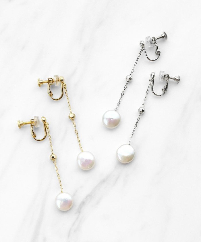 【トッカ/TOCCA】のLUNAE COIN PEAR EARRINGS イヤリング インテリア・キッズ・メンズ・レディースファッション・服の通販 founy(ファニー) https://founy.com/ ファッション Fashion レディースファッション Fashion for Women ジュエリー Jewelry ファッションリング Fashion Rings イヤリング・フープ・ドロップタイプ Hoop, Drop & Clip Earrings アクセサリー Fashion Accessories イヤリング Earrings コイン Coin, Coin Design シンプル Simple, Minimal チェーン Chain, Chain Strap パール Pearl, Pearl Accent フォルム Silhouette, Form メタル Metal, Metal Parts リュクス Luxury, Elegant, High-End, Chic A/W・秋冬 Autumn/Winter 冬 Winter / This Winter エレガント 上品 Elegant |ID: prp329100004560057 ipo3291000000033256947