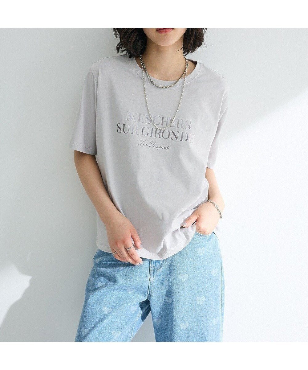 【グリーンパークス/Green Parks】の箔プリントフェミニンロゴTシャツ インテリア・キッズ・メンズ・レディースファッション・服の通販 founy(ファニー) 　ファッション　Fashion　レディースファッション　Fashion for Women　トップス・カットソー　Cut & Sew Tops　シャツ・ブラウス・オフィスカジュアル　Elegant Blouses & Button-Ups　ロングTシャツ・Tシャツ　Longline T-Shirts & Tees　カットソー・ベーシックTシャツ　Cut-and-Sewn Tops / Stretch Tees & Basics　おすすめ　Recommended / Our Picks　カットソー　Cut and Sewn Top　グラフィック　Graphic, Graphic Design　スタイリッシュ　Stylish, Fashionable　プリント　Print, Printed Pattern　ベーシック　Basic, Essential　ポケット　Pocket, Pocket Detail　夏　Summer　春　Spring　S/S・春夏　SS, Spring/Summer, Warm Season　Light Gray|ID: prp329100004560082 ipo3291000000032240633