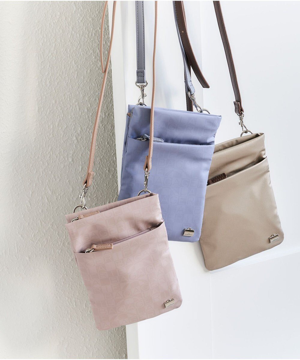 【ラ バガジェリー/LA BAGAGERIE】のモノグラムデイリーミニマムポシェット インテリア・キッズ・メンズ・レディースファッション・服の通販 founy(ファニー) ファッション Fashion レディースファッション Fashion for Women スマート Smart, Elegant プリント Print, Printed Pattern ポケット Pocket, Pocket Detail マグネット Magnet, Magnetic Closure 旅行 Travel 財布 Wallet, Purse ブルー|ID: prp329100004560731 ipo3291000000034309001