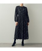 【イェッカ ヴェッカ/YECCA VECCA】のフラワー柄プリーツワンピース Black|ID: prp329100004560739 ipo3291000000032391005