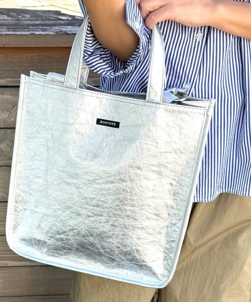 【ルートート/ROOTOTE】の1032【木繊維軽量素材】EU.スクエア.メタリック-A インテリア・キッズ・メンズ・レディースファッション・服の通販 founy(ファニー) 　ファッション　Fashion　レディースファッション　Fashion for Women　エレガント 上品　Elegant　オケージョン　Occasion Wear　カメラ　Camera Accessories　軽量　Lightweight, Ultra Light　ショルダー　Shoulder, Shoulder Strap　シンプル　Simple, Minimal　スクエア　Square, Square Shape　スマホ　Smartphone, Mobile Device　スマート　Smart, Elegant　ドット　Polka Dot, Dot Pattern　ハンカチ　Handkerchief, Hanky　ペーパー　Paper, Kraft Paper　ボックス　Boxy, Box Shape　ポケット　Pocket, Pocket Detail　ポーチ　Pouch, Small Case　メタリック　Metallic, Shiny Finish　リップ　Lip, Lip Motif　ビジネス 仕事 通勤　Business / Work / Commuting　01:シルバー|ID: prp329100004560747 ipo3291000000033551586