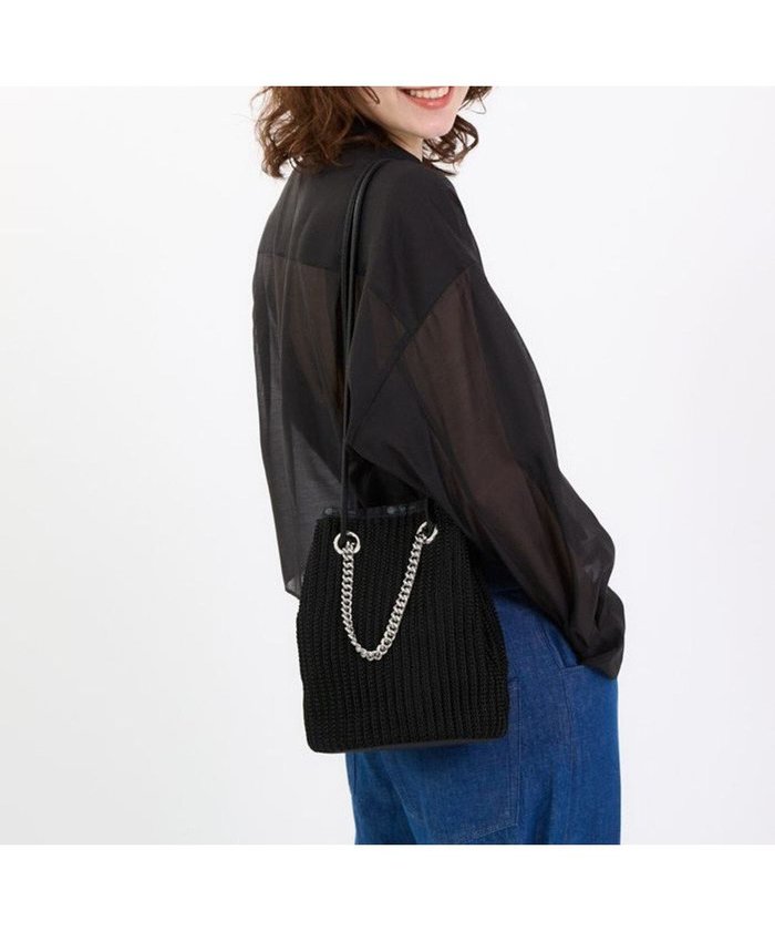 【レスポートサック/LeSportsac】のCHAIN CROCHET SM BUCKET/ブラッククロシェ インテリア・キッズ・メンズ・レディースファッション・服の通販 founy(ファニー) https://founy.com/ ファッション Fashion レディースファッション Ladies' Fashion Online バッグ Bag クロシェ Crochet クール Cool 巾着 Purse 軽量 Lightweight ショルダー Shoulder シルバー Silver スタイリッシュ Stylish スマート Smart 財布 Wallet チェーン Chain トラベル Travel プリント Print ポケット Pocket ポシェット Pochette マグネット Magnet リゾート Resort おすすめ Recommend 旅行 Travel |ID: prp329100004561060 ipo3291000000032248587
