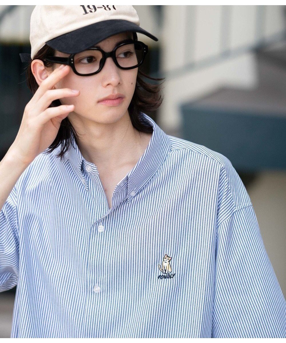 【ウィゴー/WEGO】の【ユニセックス着用ITEM/MLサイズ展開】オックスフォードワンポイントシャツ(SS) インテリア・キッズ・メンズ・レディースファッション・服の通販 founy(ファニー) 　ファッション　Fashion　レディースファッション　Fashion for Women　トップス・カットソー　Cut & Sew Tops　シャツ・ブラウス・オフィスカジュアル　Elegant Blouses & Button-Ups　春　Spring　カーゴパンツ　Cargo Pants, Utility Pants　ショート　Short, Short Length　シンプル　Simple, Minimal　スマホ　Smartphone, Mobile Device　デニム　Denim, Jeans Material　トレンド　Trend, Trending Now　定番　Standard, Basic Item　半袖　Short Sleeve, Half Sleeve　無地　Plain, Solid Color　ルーズ　Loose, Oversized　ワンポイント　One Point, Statement Accent　S/S・春夏　SS, Spring/Summer, Warm Season　おすすめ　Recommended / Our Picks　夏　Summer　柄2|ID: prp329100004562194 ipo3291000000033410181