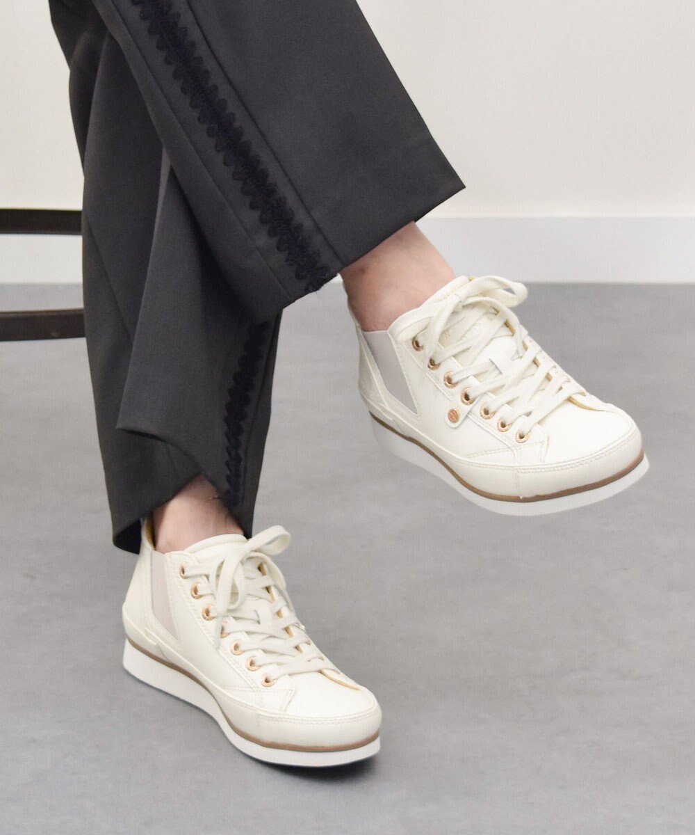 【インター ショシュール/INTER-CHAUSSURES】の【BUSSOLA】撥水サイドゴアミドルカットスニーカー 人気、トレンドファッション・服の通販 founy(ファニー) 　ファッション　Fashion　レディースファッション　WOMEN　抗菌　Antibacterial　シューズ　Shoes　スニーカー　Sneakers　バランス　Balance　ミドル　Middle　ライニング　Lining　ラバー　Rubber　 other-1|ID: prp329100004563708 ipo3291000000032273185