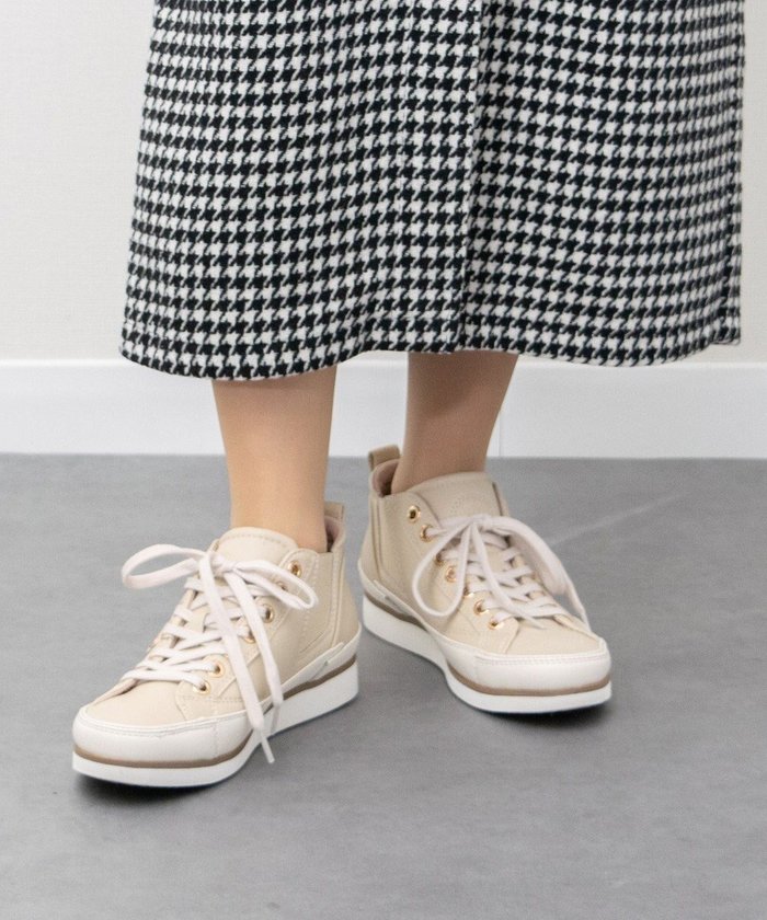 【インター ショシュール/INTER-CHAUSSURES】の【BUSSOLA】サイドゴアミドルカットスニーカー インテリア・キッズ・メンズ・レディースファッション・服の通販 founy(ファニー) https://founy.com/ ファッション Fashion レディースファッション Fashion for Women 抗菌 Antibacterial, Bacteria-Resistant シューズ Shoes, Footwear スニーカー Sneakers, Trainers バランス Balance, Style Balance ミドル Middle Length, Mid Height ライニング Inner Lining, Inner Fabric, Lined ラバー Rubber, Rubber Sole |ID: prp329100004563708 ipo3291000000034675984