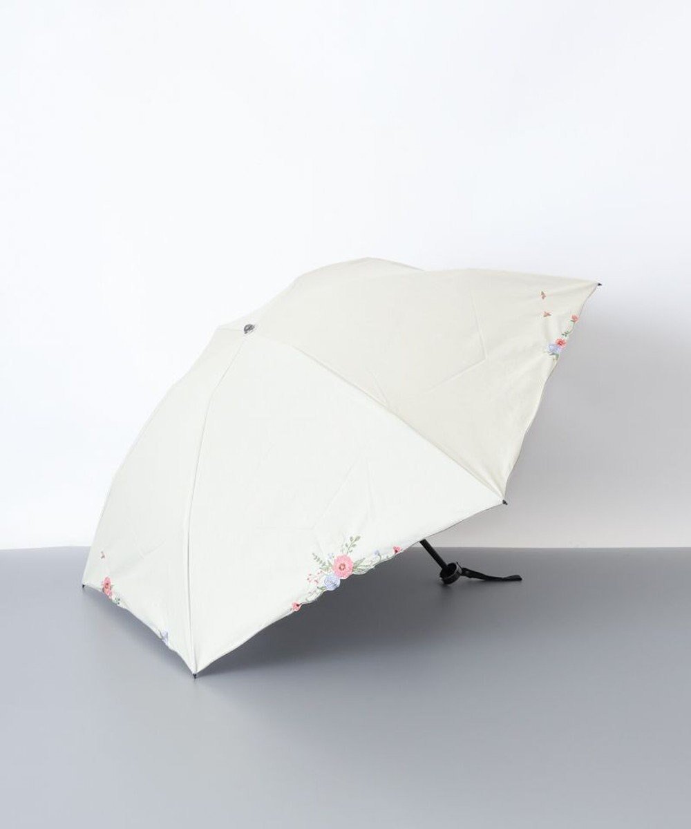 【アウロラ/AURORA】のBLAO(ブラオ)多色花柄刺しゅう晴雨兼用パラソル(折りたたみ傘) インテリア・キッズ・メンズ・レディースファッション・服の通販 founy(ファニー) 　ファッション　Fashion　レディースファッション　Fashion for Women　レイングッズ・傘・晴雨兼用傘　Umbrellas & Rain Gear　カラフル　Colorful Design　コンパクト　Compact, Small Size　傘　Umbrella, Parasol　サマー　Summer, Summer Style　ボタニカル　Botanical, Floral Pattern　日傘　Parasol, UV Umbrella　旅行　Travel　ベージュ|ID: prp329100004563949 ipo3291000000033658730