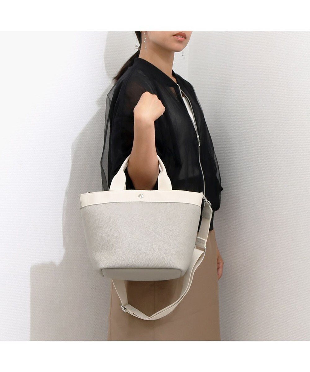 【アンビリオン/UNBILLION】のカシュカシュ cachecache / シュリンク舟型2wayトート インテリア・キッズ・メンズ・レディースファッション・服の通販 founy(ファニー) ファッション Fashion レディースファッション Fashion for Women バッグ Bags カラフル Colorful Design 財布 Wallet, Purse 定番 Standard, Basic Item ハンド Hand, Handmade ベーシック Basic, Essential ポケット Pocket, Pocket Detail ポーチ Pouch, Small Case ミックス Mix, Mixed Style モチーフ Motif, Design Theme 再入荷 Restock / Back in Stock GY|ID: prp329100004564002 ipo3291000000033658794