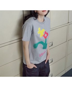 【シトム/SITOM】の【Morio Deguchi コラボ】 フラワーグラフィックTシャツ グレー 人気、トレンドファッション・服の通販 founy(ファニー) ファッション Fashion レディースファッション WOMEN トップス・カットソー Tops/Tshirt シャツ/ブラウス Shirts/Blouses ロング / Tシャツ T-Shirts カットソー Cut and Sewn 春 Spring カットソー Cut And Sew グラフィック Graphic コラボ Collaboration パターン Pattern フラワー Flower ベーシック Basic S/S・春夏 Ss・Spring/Summer 夏 Summer 卒業式 Graduation Ceremony ビジネス 仕事 通勤 Business |ID:prp329100004564602