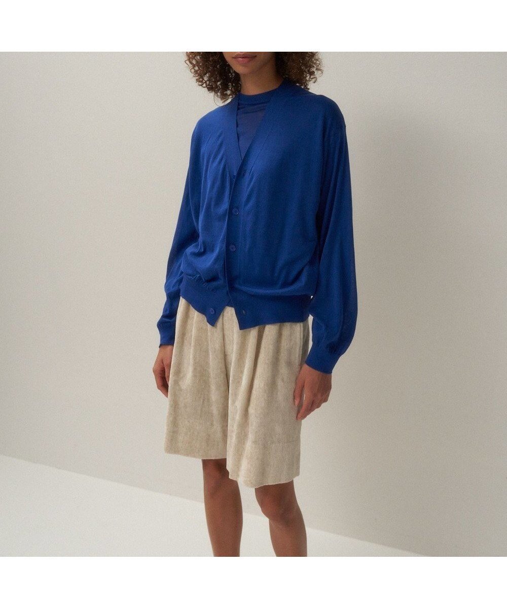 【エイトン/ATON】のCOMPACT COTTON Vネックニットカーディガン インテリア・キッズ・メンズ・レディースファッション・服の通販 founy(ファニー) 　ファッション　Fashion　レディースファッション　Fashion for Women　トップス・カットソー　Cut & Sew Tops　ニット　Knit Tops & Sweaters　カーディガン・羽織り　Layered Style Cardigans　Vネックトップス　V-Neck Tops / V-Cut Neckline Shirts　カーディガン　Cardigan, Knitwear　シルク　Silk, 100% Silk　ボトム　Bottoms, Lower Wear　ラグジュアリー　Luxury, Elegant　リネン　Linen, Linen Fabric　ワイド　Wide, Wide Fit　夏　Summer　春　Spring　S/S・春夏　SS, Spring/Summer, Warm Season　BLUE|ID: prp329100004564617 ipo3291000000032991444