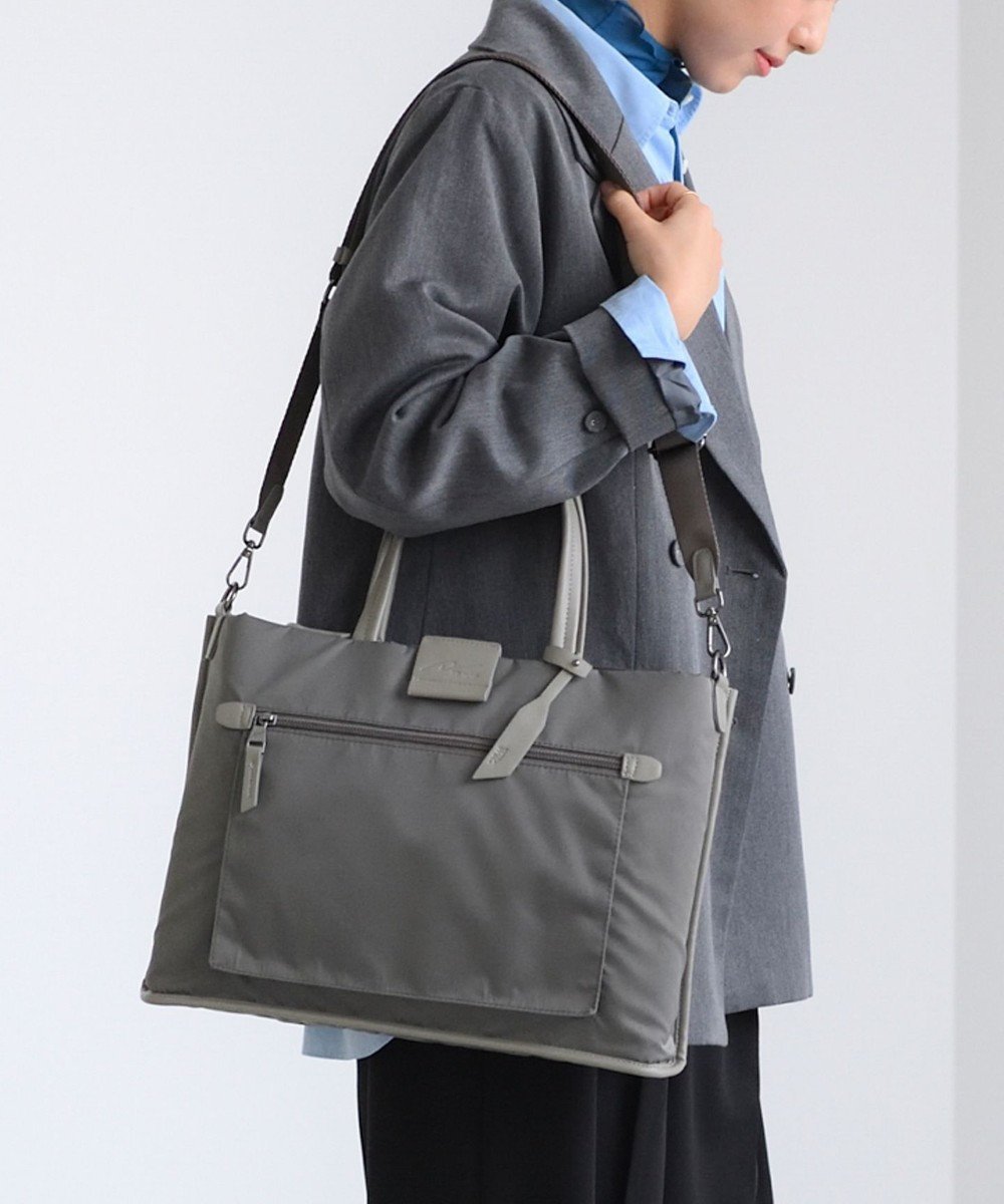 【エースバッグズアンドラゲッジ/ACE BAGS & LUGGAGE】のW .Day/Night スック サポートバッグ PCバッグ 14.0インチPC A4 15182 ダブルアンドデイナイト インテリア・キッズ・メンズ・レディースファッション・服の通販 founy(ファニー) 　ファッション　Fashion　レディースファッション　Ladies' Fashion Online　バッグ　Bag　クッション　Cushion　ショルダー　Shoulder　スーツ　Suit　ポケット　Pocket　リアル　Real　リュック　Ruck Sack　ワーク　Work　再入荷　Restock/Back In Stock/Re Arrival　スーツケース キャリーケース　Suitcase　ビジネス 仕事 通勤　Business　グレー|ID: prp329100004564705 ipo3291000000032551193