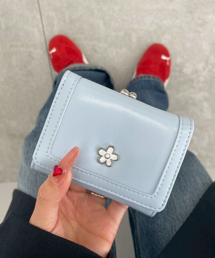 【ウィゴー/WEGO】のフラワーガマ口ウォレット インテリア・キッズ・メンズ・レディースファッション・服の通販 founy(ファニー) https://founy.com/ ファッション Fashion レディースファッション WOMEN 財布 Wallets NEW・新作・新着・新入荷 New Arrivals おすすめ Recommend ウォレット Wallet スマホ Smartphone フラワー Flower ポケット Pocket モチーフ Motif 旅行 Travel 財布 Wallet |ID: prp329100004565557 ipo3291000000032288491