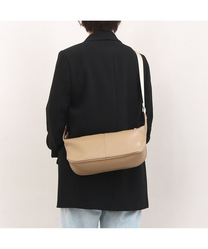 【アンビリオン/UNBILLION】のカシュカシュ cachecache / 横長ソフトショルダーバッグ インテリア・キッズ・メンズ・レディースファッション・服の通販 founy(ファニー) https://founy.com/ ファッション Fashion レディースファッション Fashion for Women バッグ Bags エレガント 上品 Elegant カラフル Colorful Design ショルダー Shoulder, Shoulder Strap スポーティ Sporty, Casual Athletic なめらか Smooth, Silky Texture ハンド Hand, Handmade ミックス Mix, Mixed Style モチーフ Motif, Design Theme 再入荷 Restock / Back in Stock おすすめ Recommended / Our Picks |ID: prp329100004565578 ipo3291000000035892315