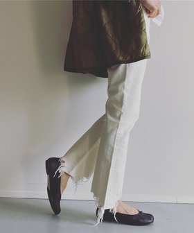 【ウォードブルー/WOADBLUE】のブーティフレア ストレッチデニムパンツ ホワイト 人気、トレンドファッション・服の通販 founy(ファニー) ファッション Fashion レディースファッション Fashion for Women パンツ Pants & Trousers デニムパンツ・ジーンズ・美脚デニム Denim Jeans & Pants インナー Innerwear 春 Spring くるぶし Ankle-Length カットソー Cut and Sewn Top クラッシュ Distressed, Crashed Style サンダル Sandals, Summer Shoes シューズ Shoes, Footwear シンプル Simple, Minimal ストレッチ Stretch, Stretchy Fabric デニム Denim, Jeans Material バランス Balance, Style Balance フラット Flat, Flat Shoes ブーティ Booties, Ankle Boots A/W・秋冬 Autumn/Winter S/S・春夏 SS, Spring/Summer, Warm Season 夏 Summer 卒業式 Graduation Ceremony ビジネス 仕事 通勤 Business / Work / Commuting |ID:prp329100004566873