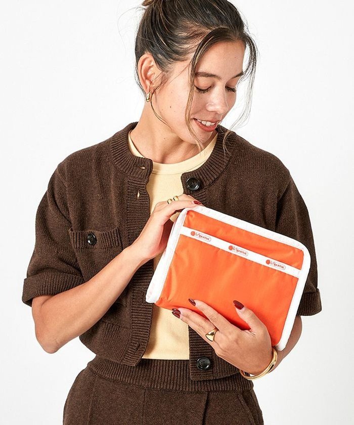 【レスポートサック/LeSportsac】のTECH ORGANIZER/スペクテイターアンバーオレンジ インテリア・キッズ・メンズ・レディースファッション・服の通販 founy(ファニー) https://founy.com/ ファッション Fashion レディースファッション Ladies' Fashion Online 財布 Wallets ポーチ Pouches アウトドア Outdoor オレンジ Orange クッション Cushion シンプル Simple スポーティ Sporty 財布 Wallet トラベル Travel プリント Print ポケット Pocket ポーチ Pouch おすすめ Recommend 旅行 Travel ギフト プレゼント Gift Present |ID: prp329100004567753 ipo3291000000032656931