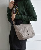 【イザック/Y'SACCS】のナイロンタフタショルダーバッグ ミディアム グレイッシュベージュ|ID: prp329100004568528 ipo3291000000032319717